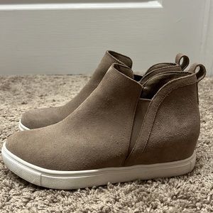 Blondo Georgette Waterproof Wedge Suede Sneaker